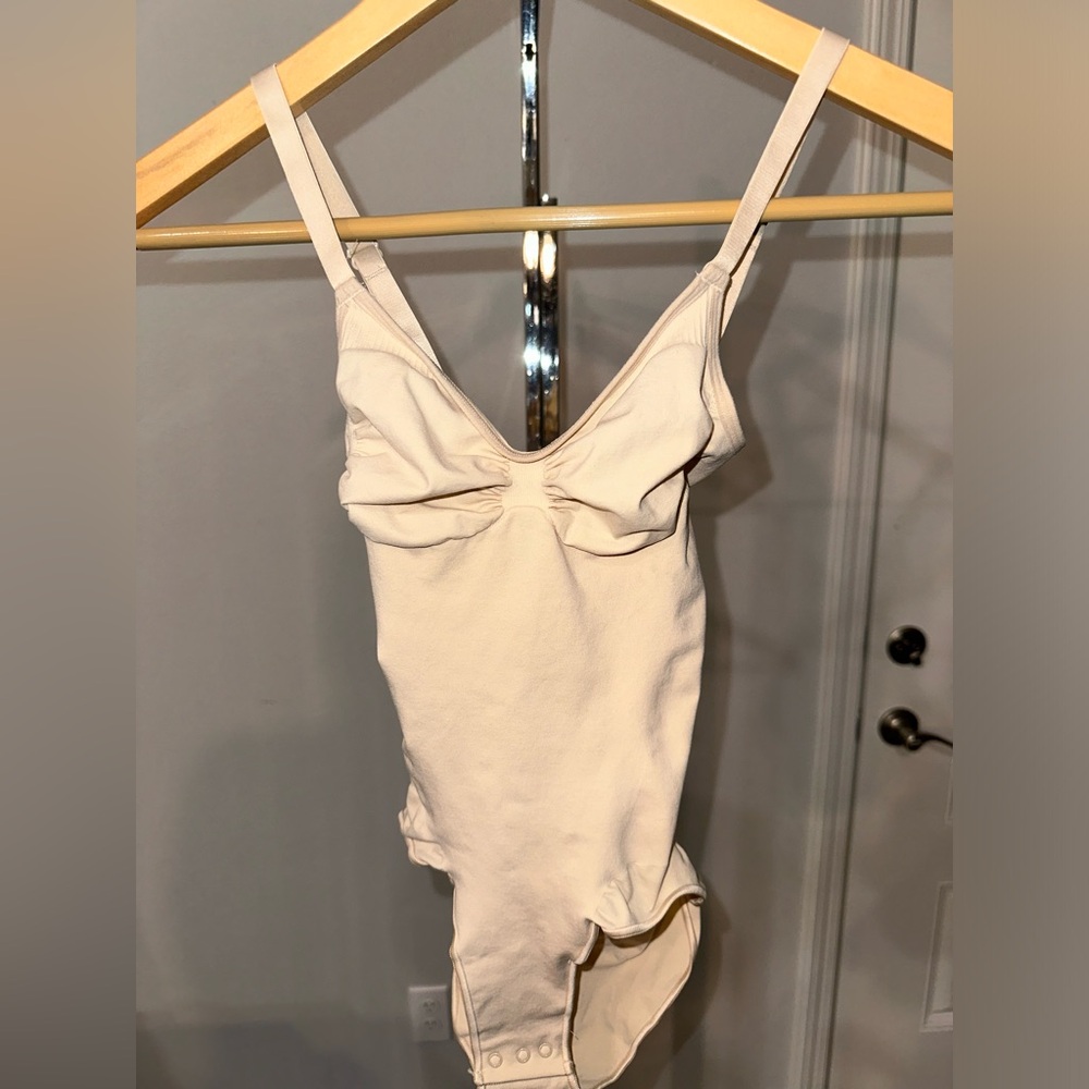 Skims NWOT Seamless Sculpt Brief Body Suit Size XS